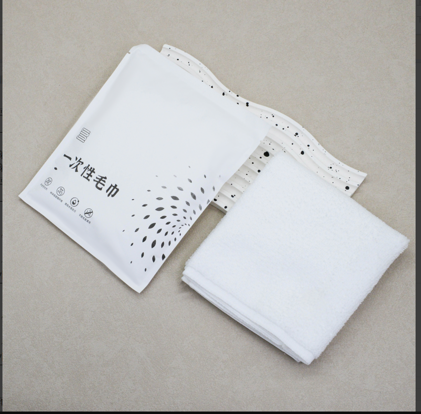 通货一次性毛巾-240 针织锁边30*40 石头纸材质：超细纤维（非无纺布材质） 工艺：针织锁边工艺 （非切边/花边） 内包装：三边封石头纸 外包装：白色编织袋（500/箱）整箱发货