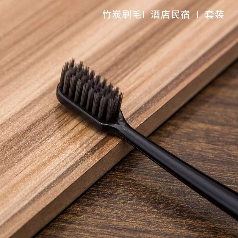 黑灰大头圆柱 纤逸带盖 星光膜款牙刷：8.5克pp聚丙烯 刷毛：0.15mm咖棕火焰毛 牙膏：3克纤逸带盖牙膏 包装：12丝星光膜 孔数：31孔