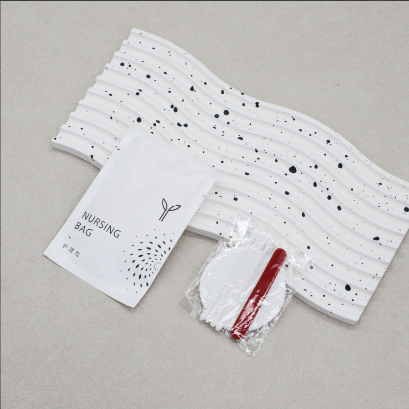 通货-护理包石头纸内物：2棉片，一锉刀、三棉签 包装：三边封石头纸（2000/箱）整箱发货