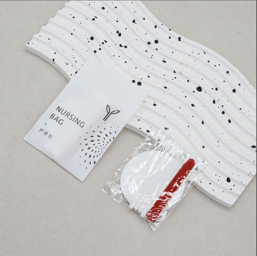 通货-护理包星光膜丽枫款 内物：2棉片，一锉刀、三棉签 包装：12丝星光膜（2000/箱）整箱发货